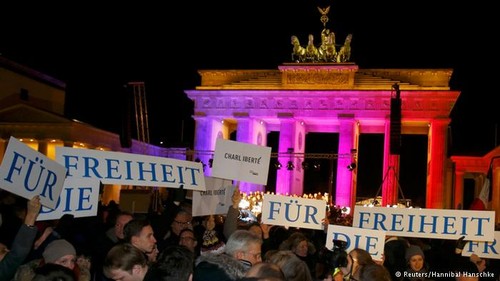 Politicians, religious representatives join anti-terrorism rally in Germany - ảnh 1